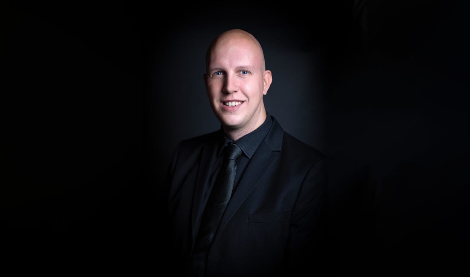 10 tips to look good in business portraits