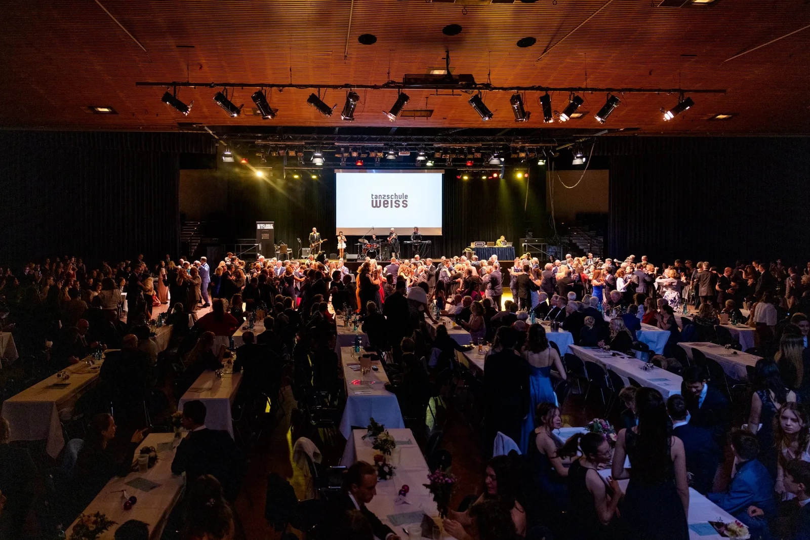 Tanzschule Weiss – Abschlussball — Bild 7