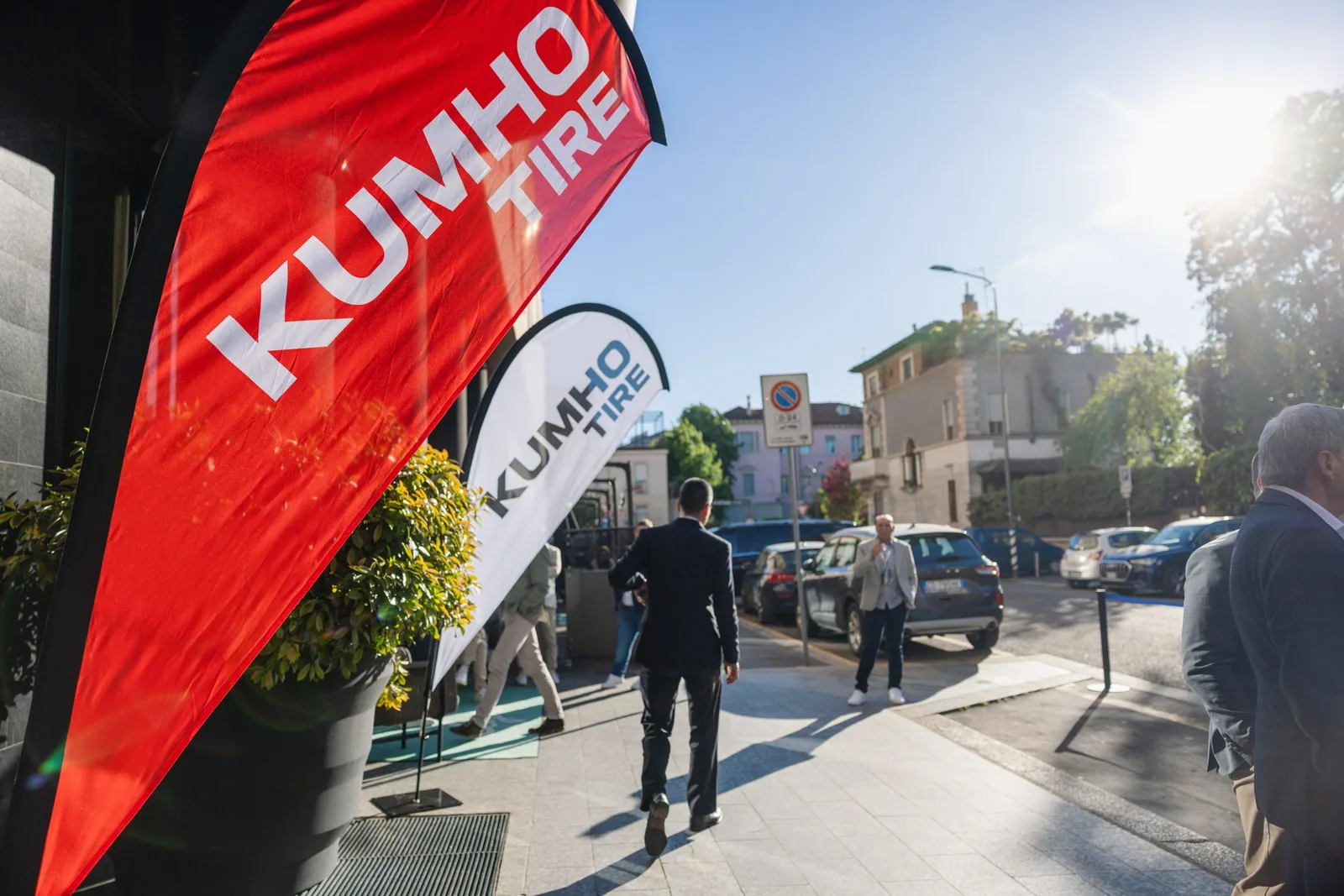 KUMHO Driving Event – Milan, Italy — Bild 2