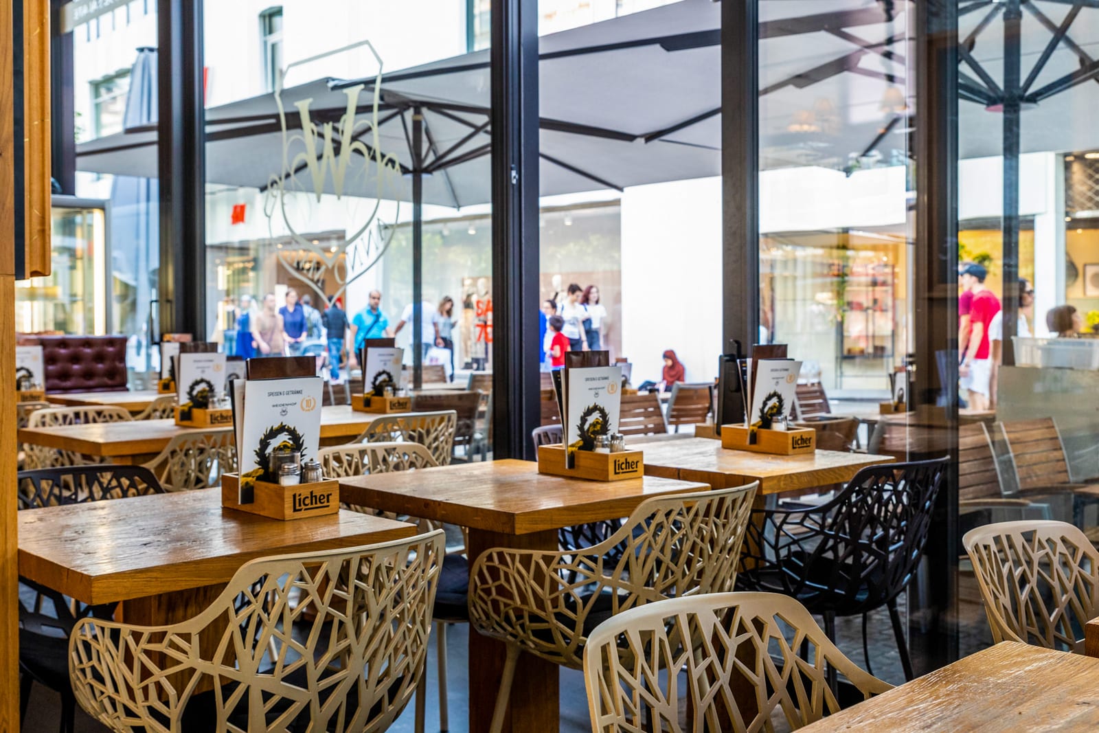 Weidenhof Frankfurt Zeil — Traditional Dining — Bild 8