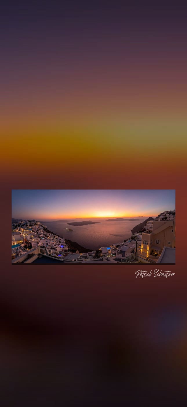 Sonnenuntergang über der Caldera von Santorini