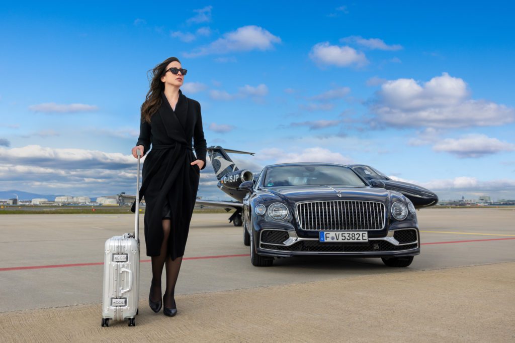 _48A0180 svg+xml;charset=utf Bentley Frankfurt - Fraport VIP Service (Trailer)