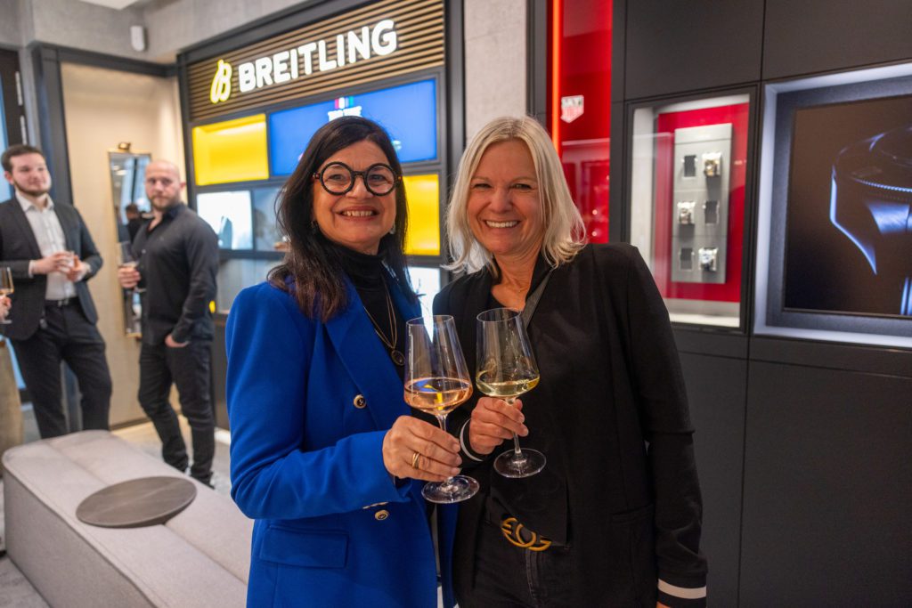 VOGL_10 svg+xml;charset=utf VOGL Store Opening