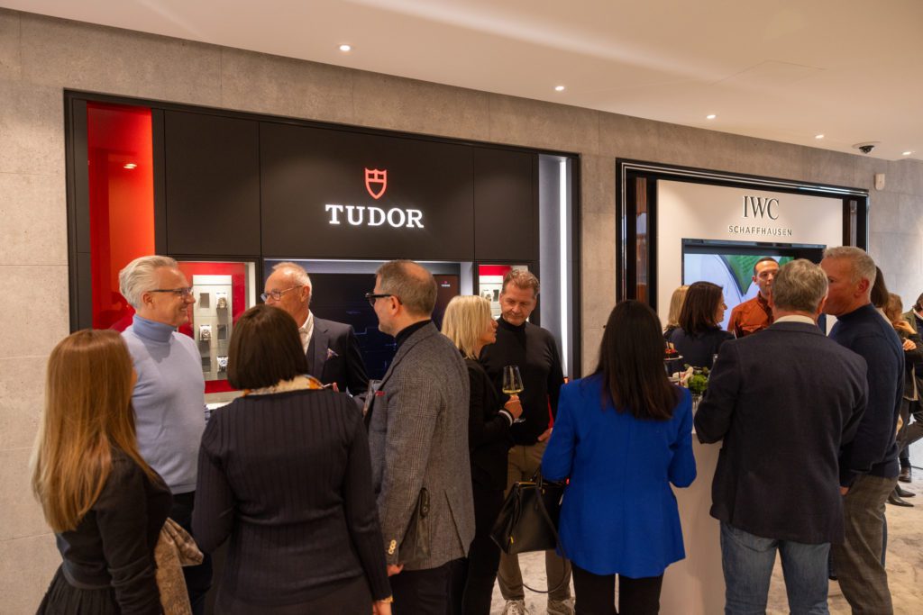 VOGL_11 svg+xml;charset=utf VOGL Store Opening