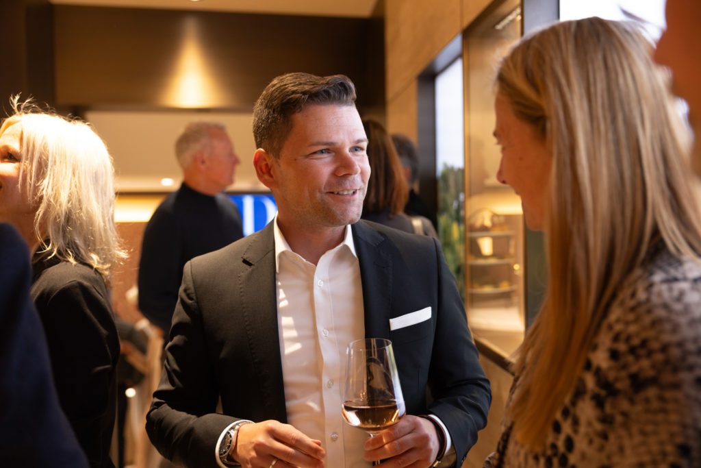 VOGL_6 svg+xml;charset=utf VOGL Store Opening