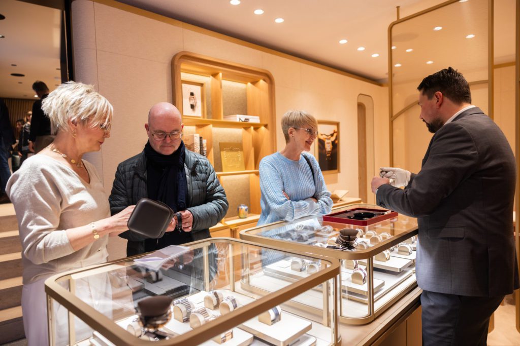 VOGL_7 svg+xml;charset=utf VOGL Store Opening