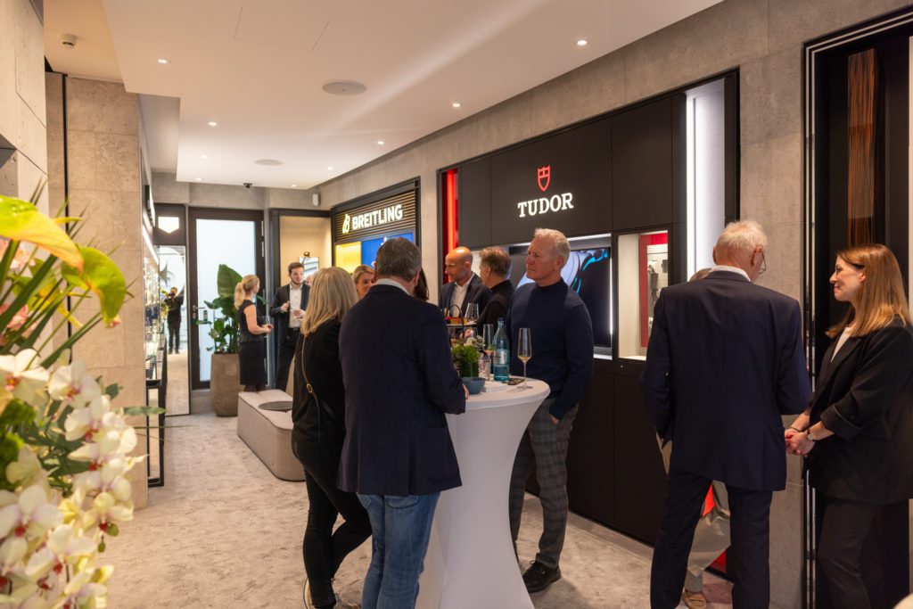 VOGL_9 svg+xml;charset=utf VOGL Store Opening