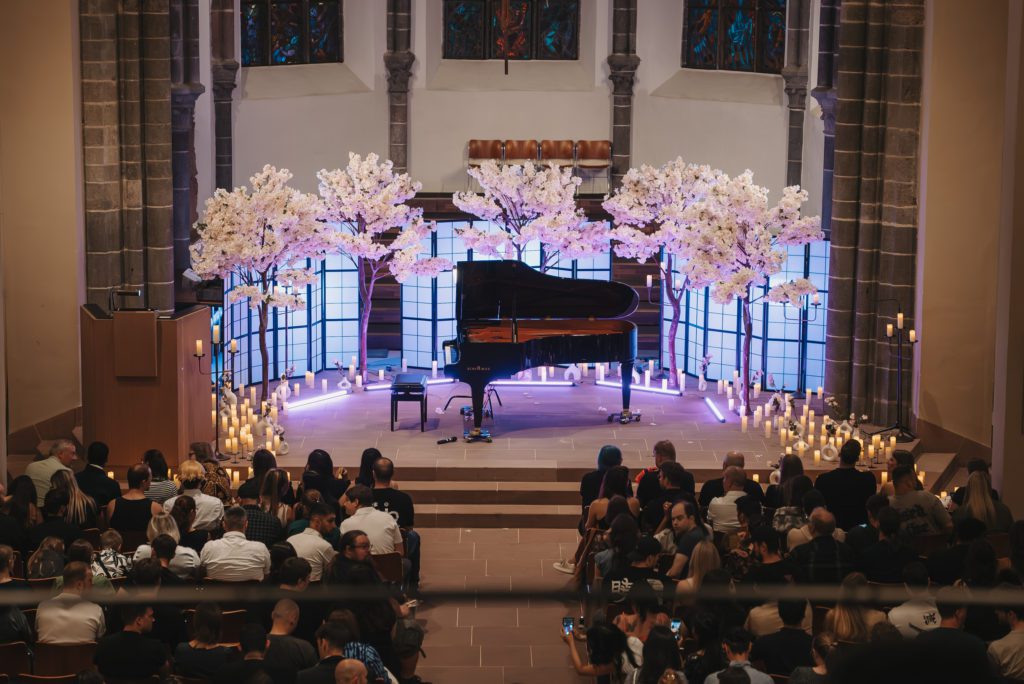 DSC08742-Enhanced-NR svg+xml;charset=utf Dreamlight Concert Frankfurt